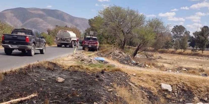 Encuentran cadáver a un costado del libramiento en Tecamachalco 