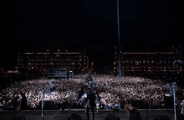 8 horas parada para verte, Los Fabulosos Cadillacs en el Zócalo