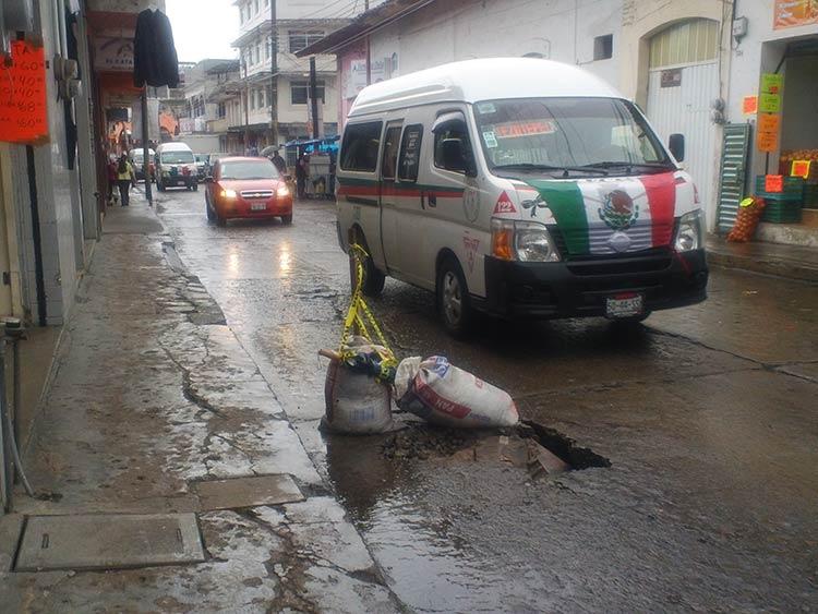 Temporada de lluvias causa estragos en vialidades de Teziutlán