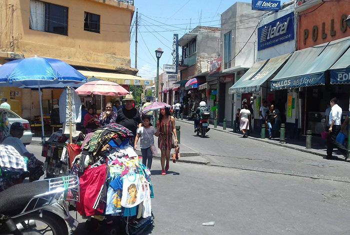 Pese a que hay 2 muertos por Covid-19, en Izúcar no respetan cuarentena