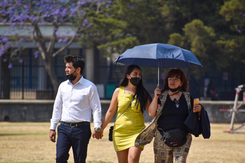 Arranca semana hasta con 45 grados de temperatura en Puebla