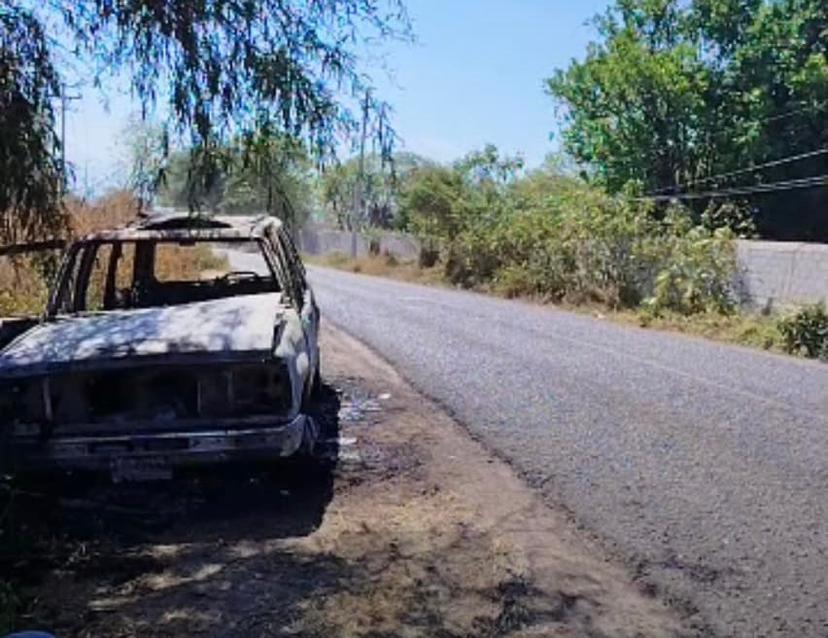 Localizan camioneta calcinada en la carretera Tehuacán-Teotilán