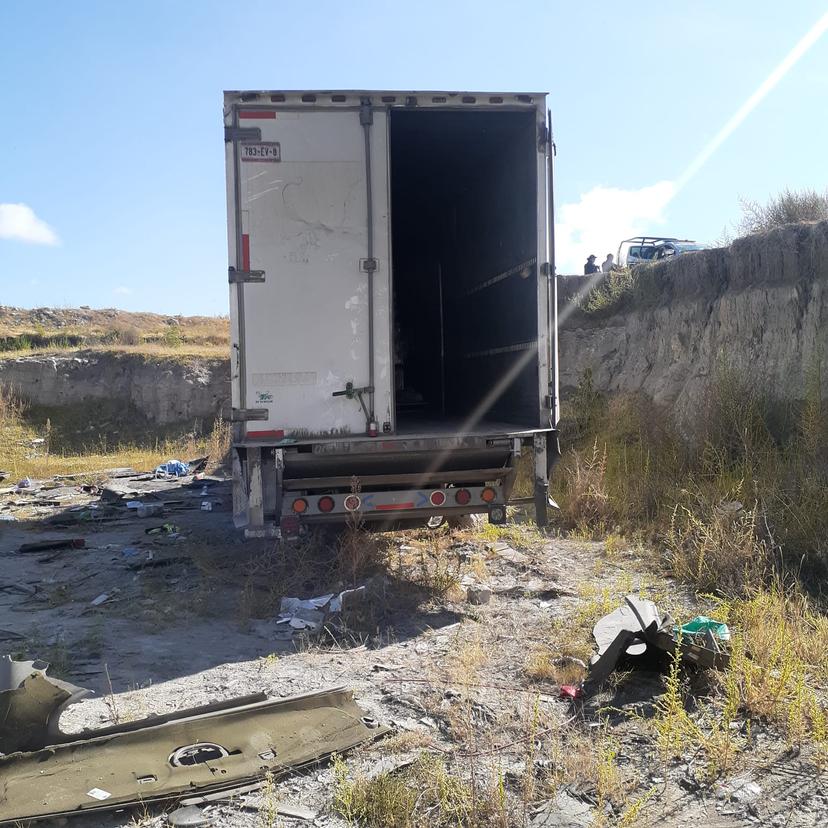 Ladrones desvalijan en Tecamachalco camión robado en la Puebla-Orizaba 