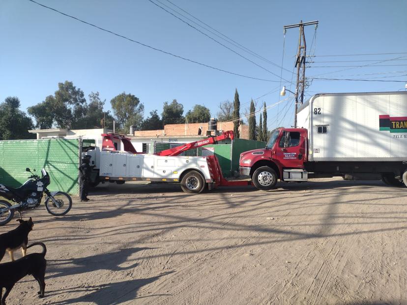 En Texmelucan policías y FGE recuperan dos camiones con reporte de robo