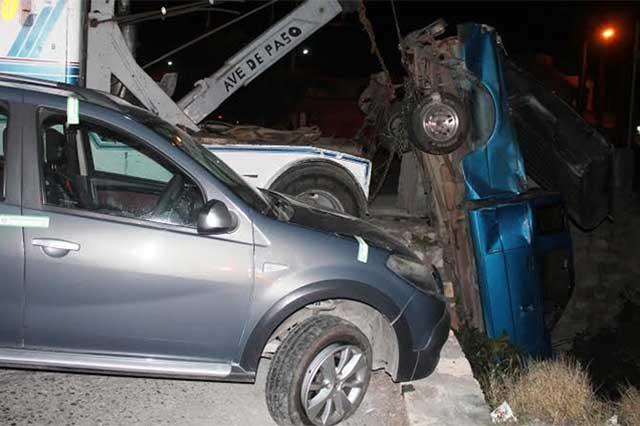 Cae camioneta a dren de Valsequillo en Tehuacán, hay 2 muertos