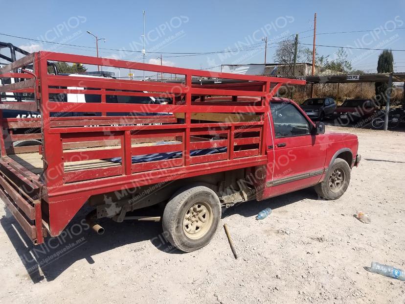 Despojan a conductor de su camioneta en Texmelucan