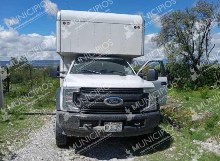 Policías recuperan camioneta robada con agroquímicos en Tecamachalco