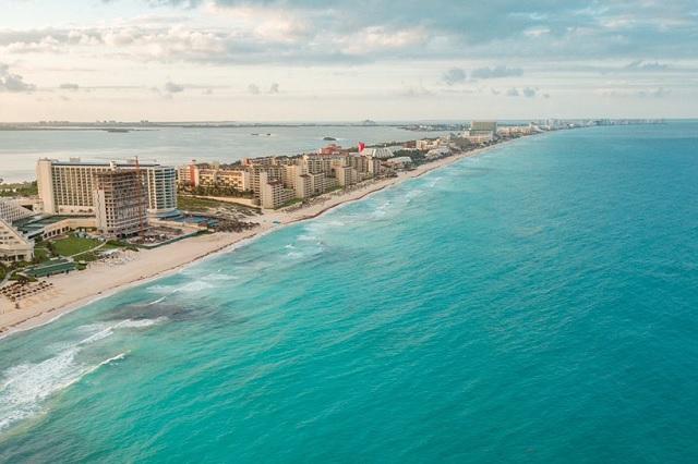 Cierran sus puertas hoteles de Cancún ante baja afluencia de turistas