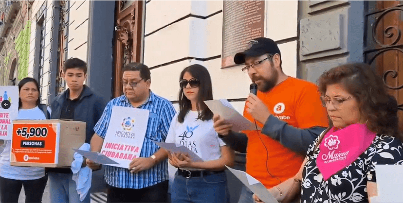 VIDEO Grupos Provida se manifiestan en el Congreso del Estado