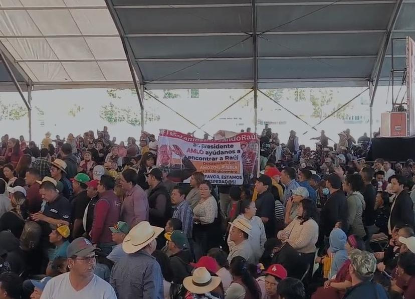 VIDEO Previo a llegada de AMLO, se manifiestan pobladores de Amozoc