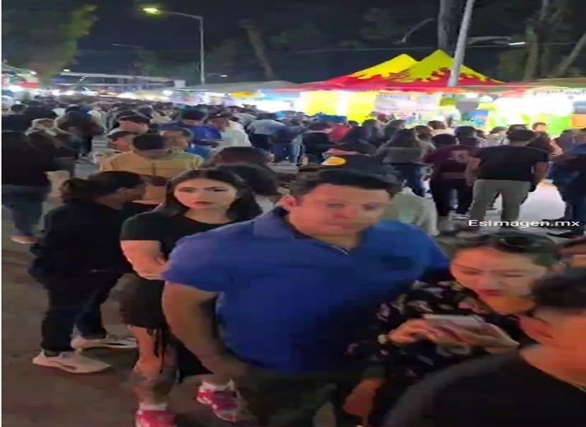 Largas filas para entrar y ver a Los Caifanes