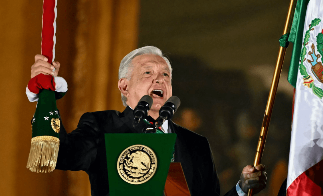 ¡Muera la corrupción y viva la Cuarta Transformación!: AMLO en su último grito de Independencia