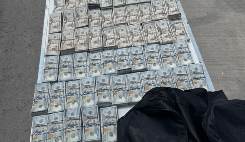 Autoridades en NL arrestan 2 hombres que traían $660,000 dólares