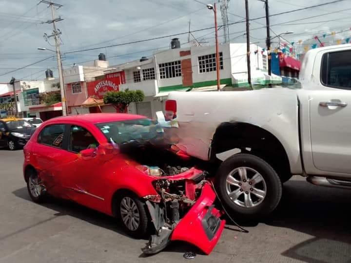 Carambola en Amozoc terminó en pleito entre conductores