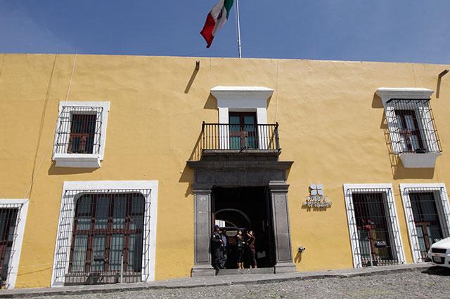 El coronavirus llegó al gabinete estatal del poblano Barbosa Huerta