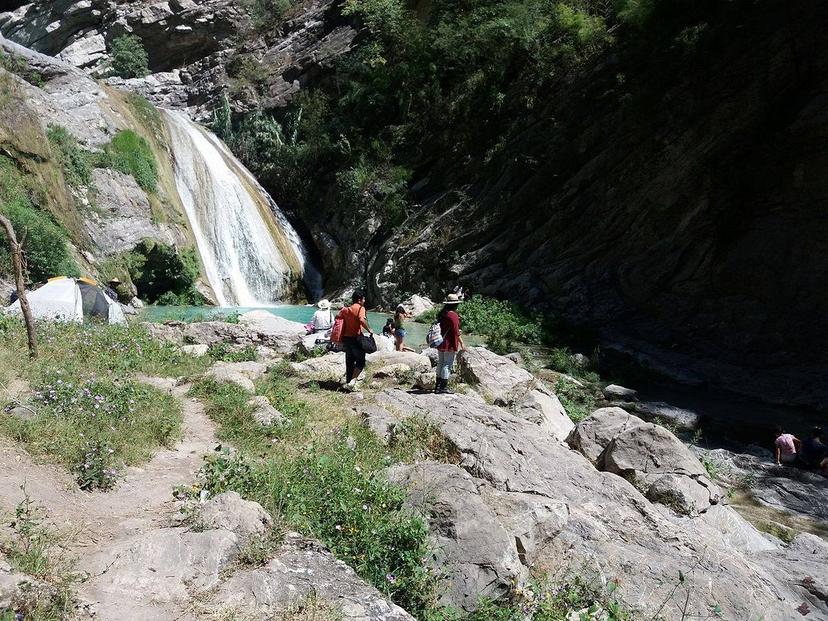 Disfruta de las cascadas en San Agustín Ahuehuetla