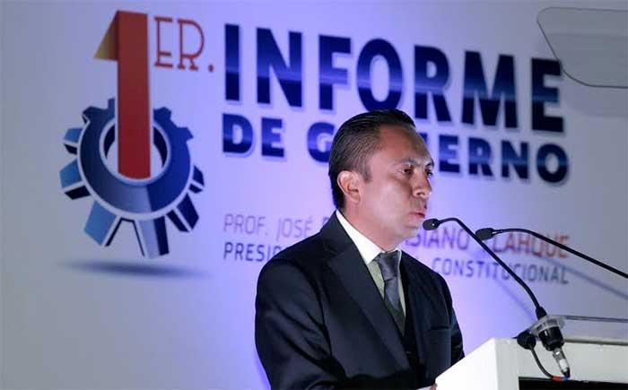 Con llamado a definir límites, Casiano presenta informe