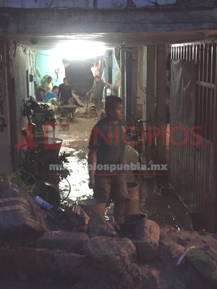 GALERÍA Se inundan viviendas en Izúcar; SGG se deslindó