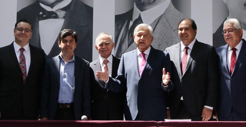 AMLO da a conocer al que será su círculo cercano