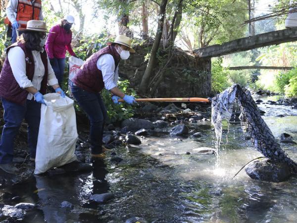 Realiza CEASPUE jornada de limpieza integral en Atlixco