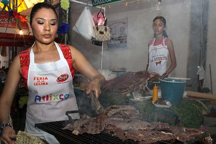 Lluvias provocan lodazales en mercado de sabores de Atlixco