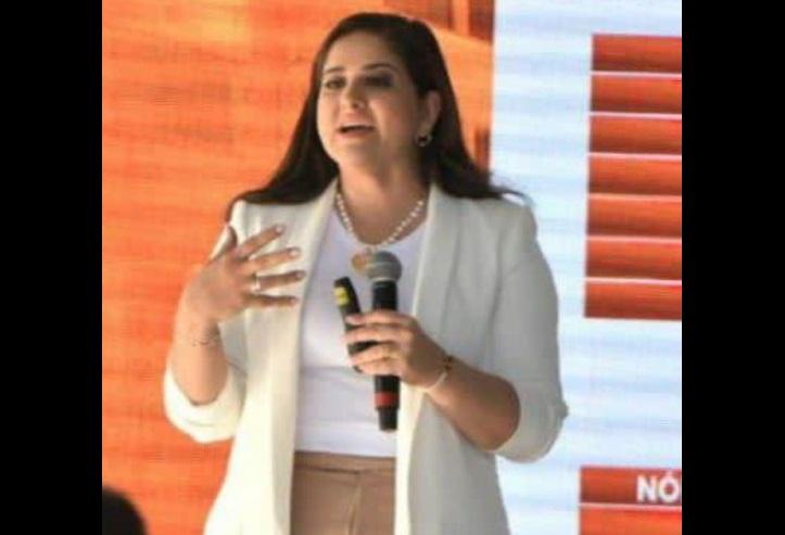 VIDEO Abres las piernas o las cierras: alcaldesa critica a mujeres pro aborto