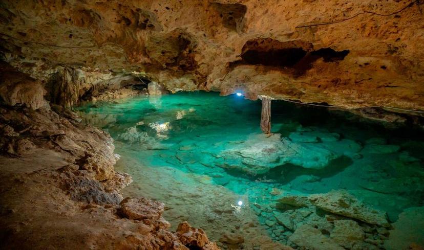 Más allá del turquesa: los cenotes testigos de la historia maya