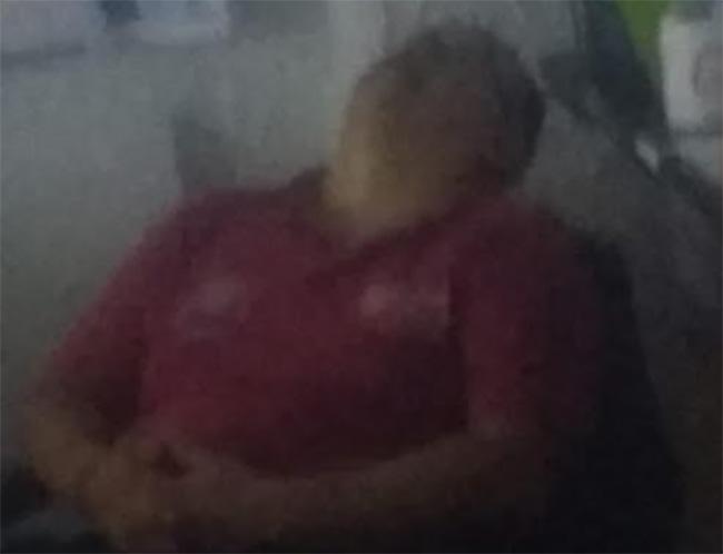 Evidencian a personal del CERI Tecamachalco durmiendo en horario de trabajo