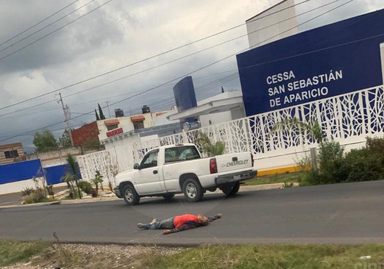 Lo atropellan frente al CESSA de San Sebastián de Aparicio y nadie sale a atenderlo