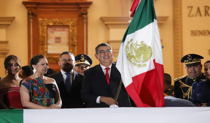 En familia, Puebla celebra 214 Aniversario del Grito de Independencia