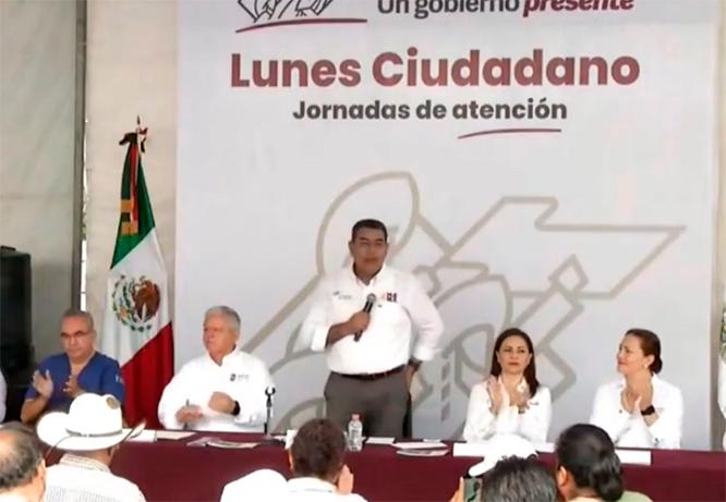 Preside Céspedes Lunes Ciudadano en Teziutlán