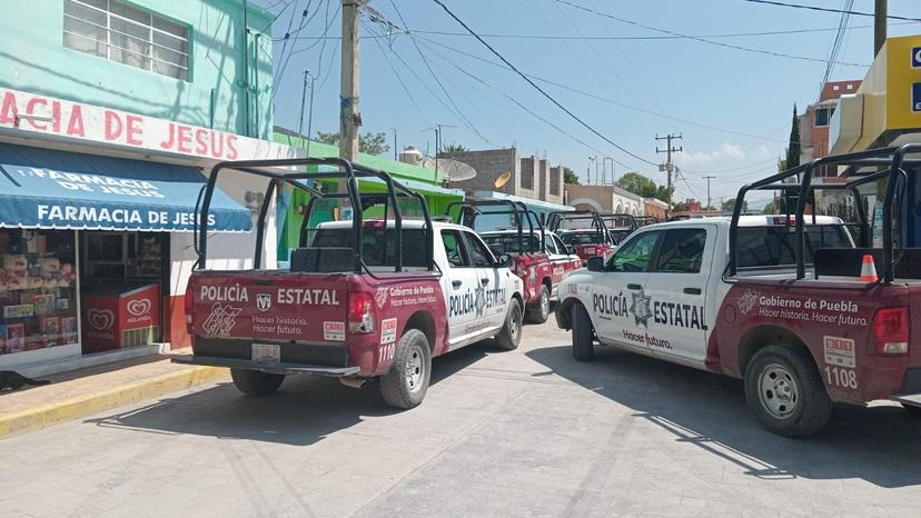 A pedradas y machetazos se enfrentan por venta de gas en Chapulco