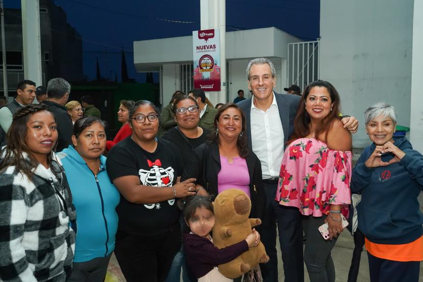 Inaugura Chedraui modernización total del alumbrado público en Tres Cruces