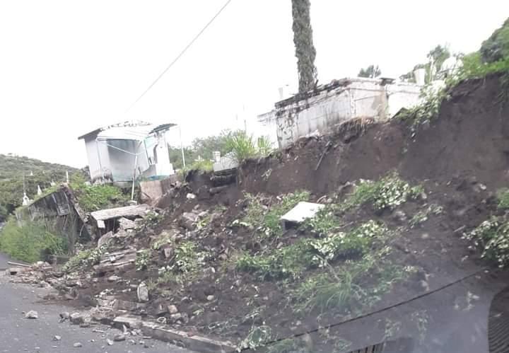 Lluvias colapsan panteón de Chinantla