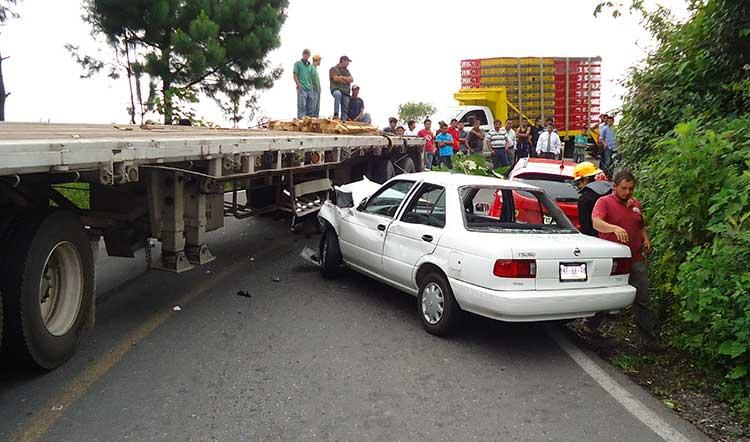 Cuatro lesionados y un detenido, tras dos accidentes en Zacapoaxtla