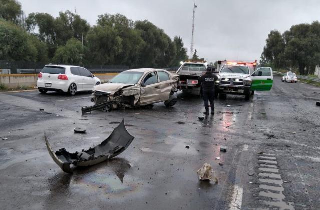 Choques de autos en Texmelucan dejan saldo de una mujer muerta