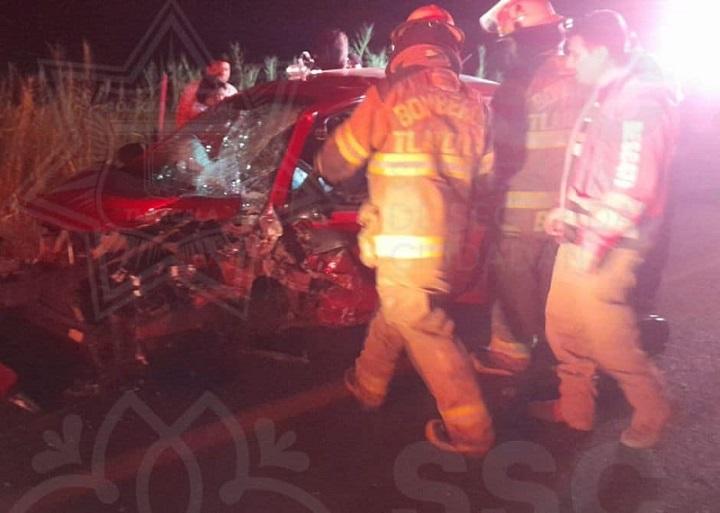 Poblano queda prensado tras choque en zona de Val’quirico