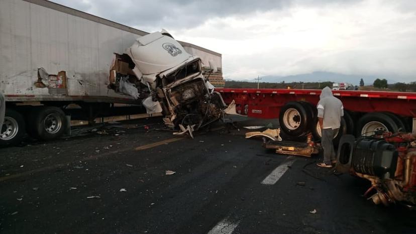 Accidentes en la Cuanopalan-Oaxaca dejan un muerto y 6 heridos 