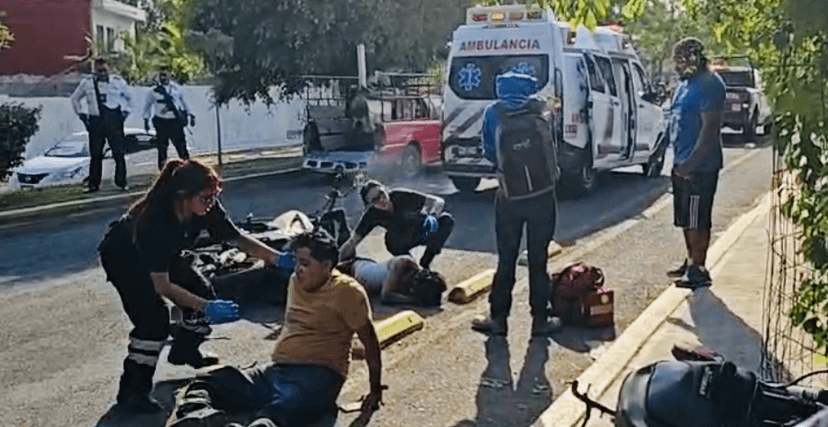 Chocan de frente dos motociclistas en Atlixco, Puebla