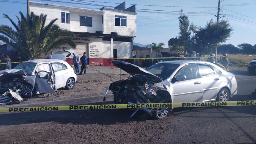 Choque frontal deja dos prensados en la Amozoc-Nautla