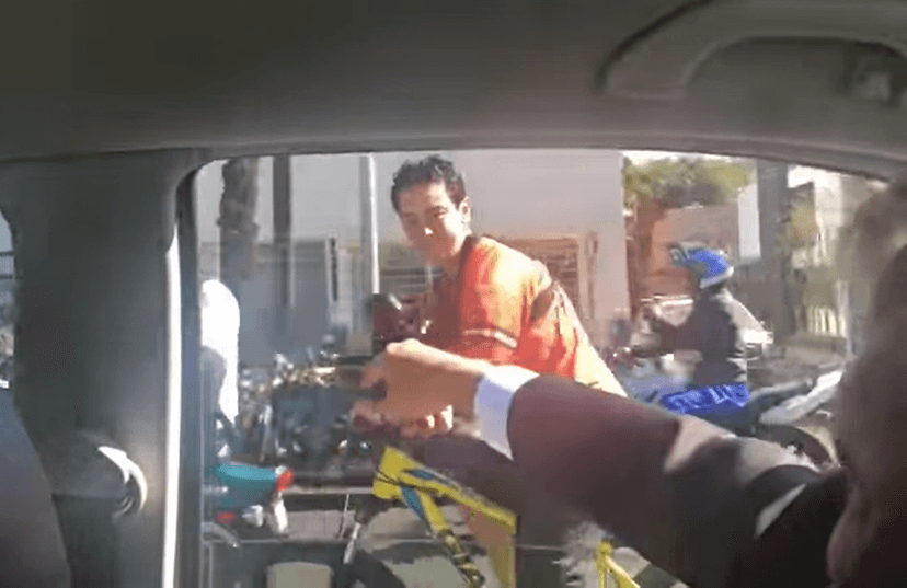 VIDEO Ciclista le pide a AMLO que no le falle a México