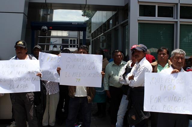 Ejidatarios protestan contra VW; firma dice que le pidieron 70 mdp