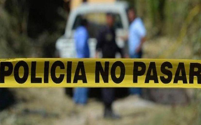 Hallan cadáver semienterrado en el libramiento Tepeojuma-Agua Dulce