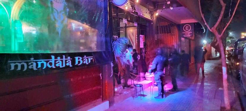 Clausuran autoridades bar en Tehuacán tras trifulca que dejó lesionados