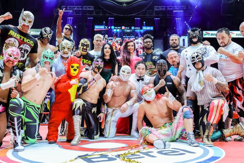 Despiden a luchadores del CMLL que representarán a México en Japón