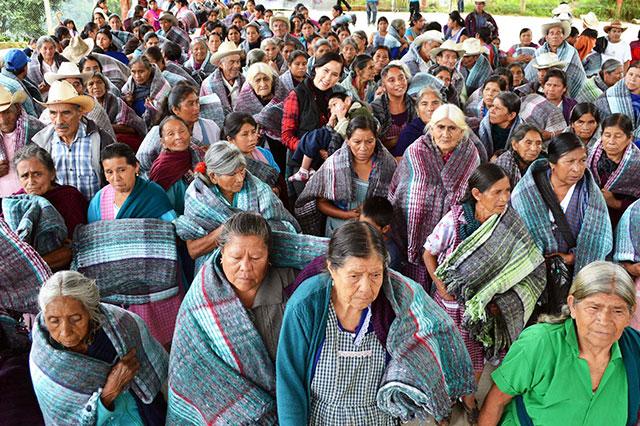 Pobladores de San Pedro Benito Juárez piden cobertores