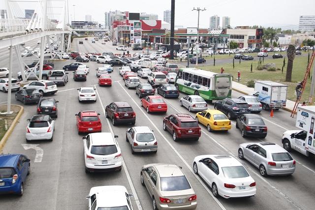 Se podría prolongar un mes más el pago del control vehicular: Barbosa