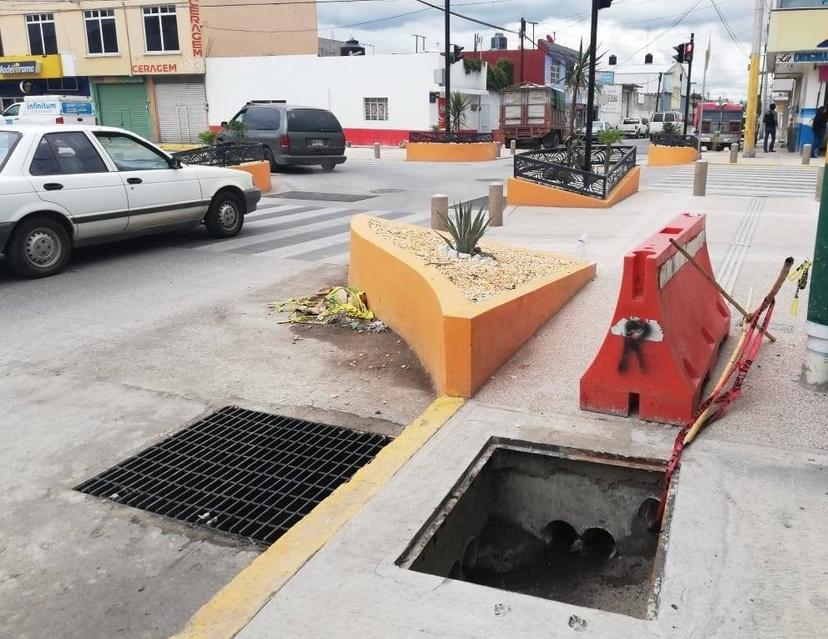 Se roban coladeras de calles recién inauguradas en Tepeaca 