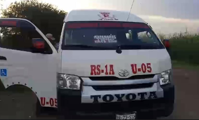 Encañonan a pasajeros y chofer y roban la ruta RS1A en Izúcar