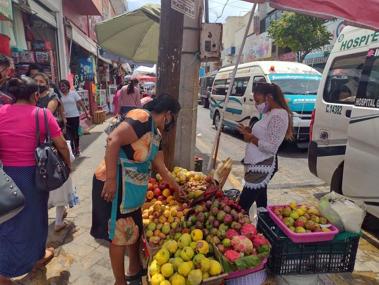 Ambulantes de Tehuacán desafían tercera ola de Covid, seguirán en las calles